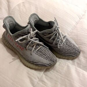 Yeezy blue tint size 5